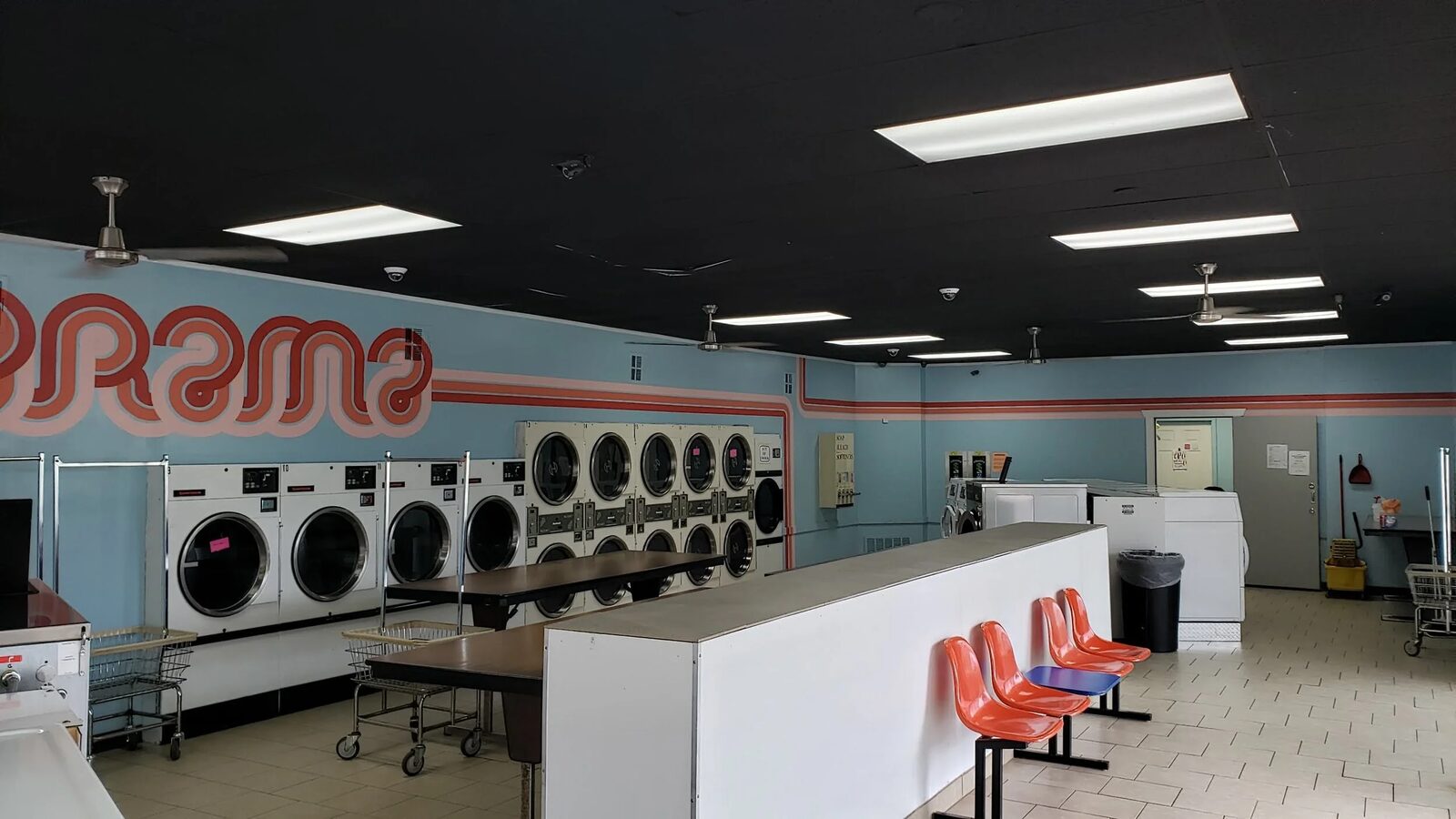 Wash-A-Rama Retro Murals — view 2