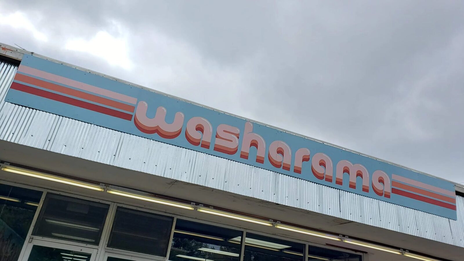 Wash-A-Rama Retro Murals — view 3