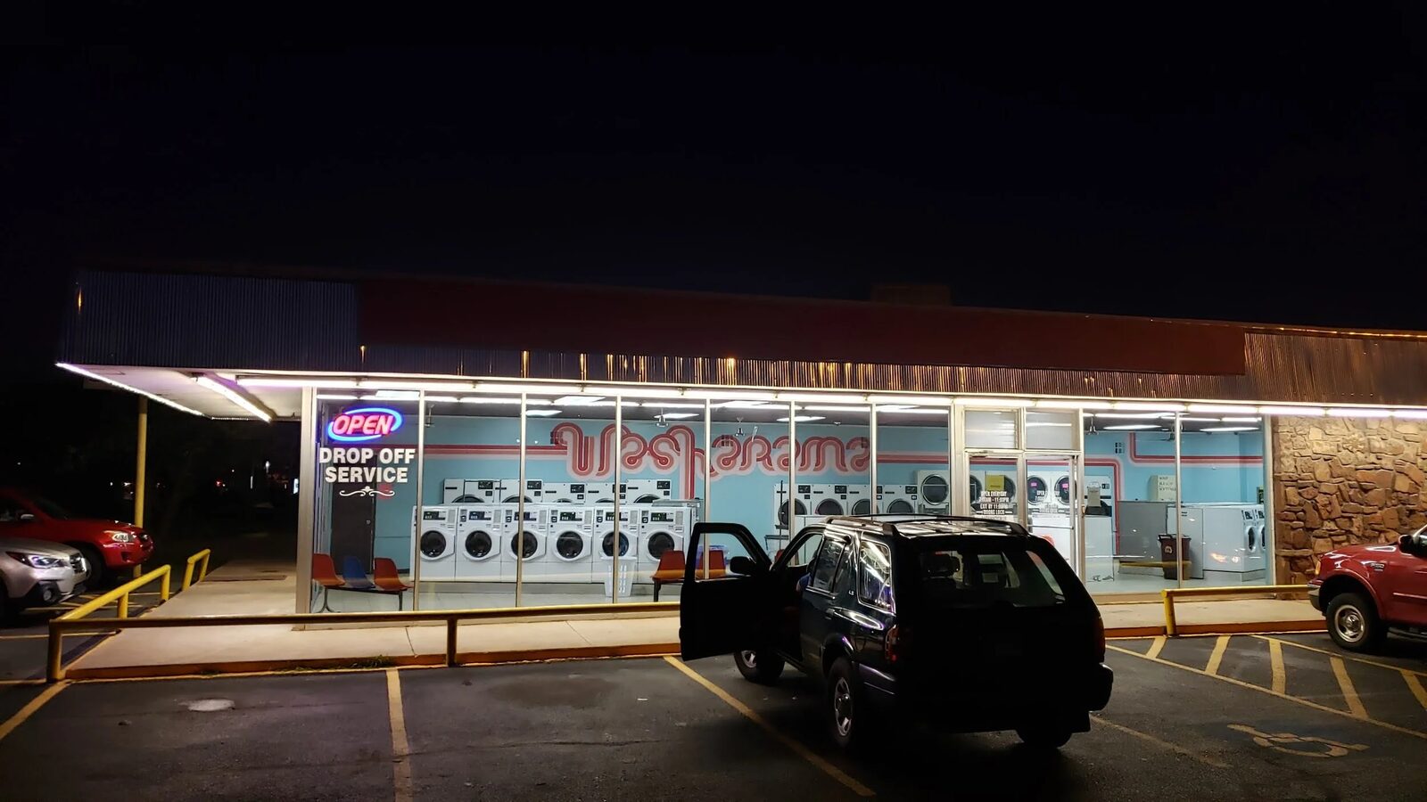 Wash-A-Rama Retro Murals — view 5