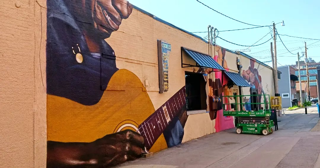 Guitarist Mural — Instagram photograph from 2023-07-19